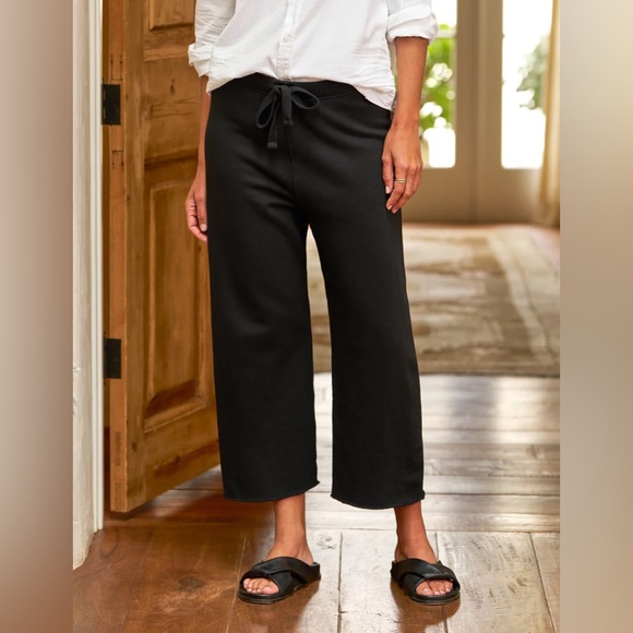Frank & Eileen Catherine Favorite Crop Sweatpants in Black - Picture 1 of 6